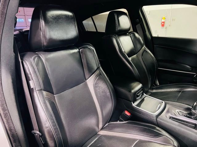 Used 2020 Dodge Charger SXT w/ Leather Interior Group RWD image 30