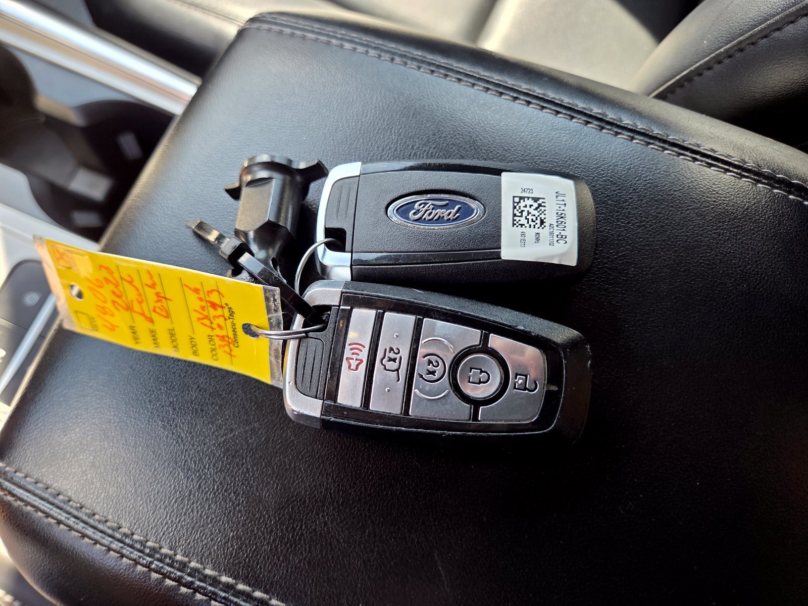 Used 2023 Ford Explorer XLT w/ Equipment Group 202A RWD image 29