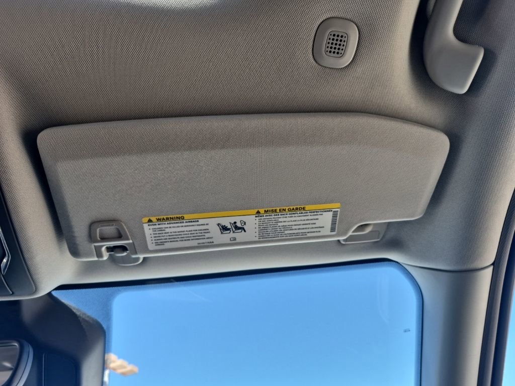 Used 2023 Jeep Grand Cherokee Laredo X image 47