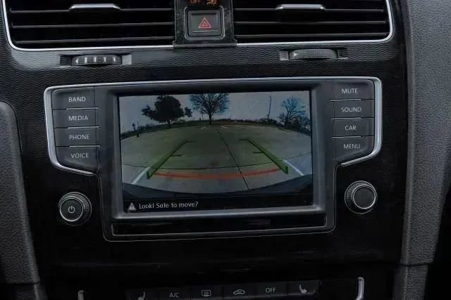 Used 2016 Volkswagen GTI SE w/ Lighting Package (SEL) image 28