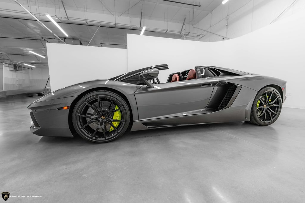 Used 2015 Lamborghini Aventador LP 700-4 AWD/4WD image 10