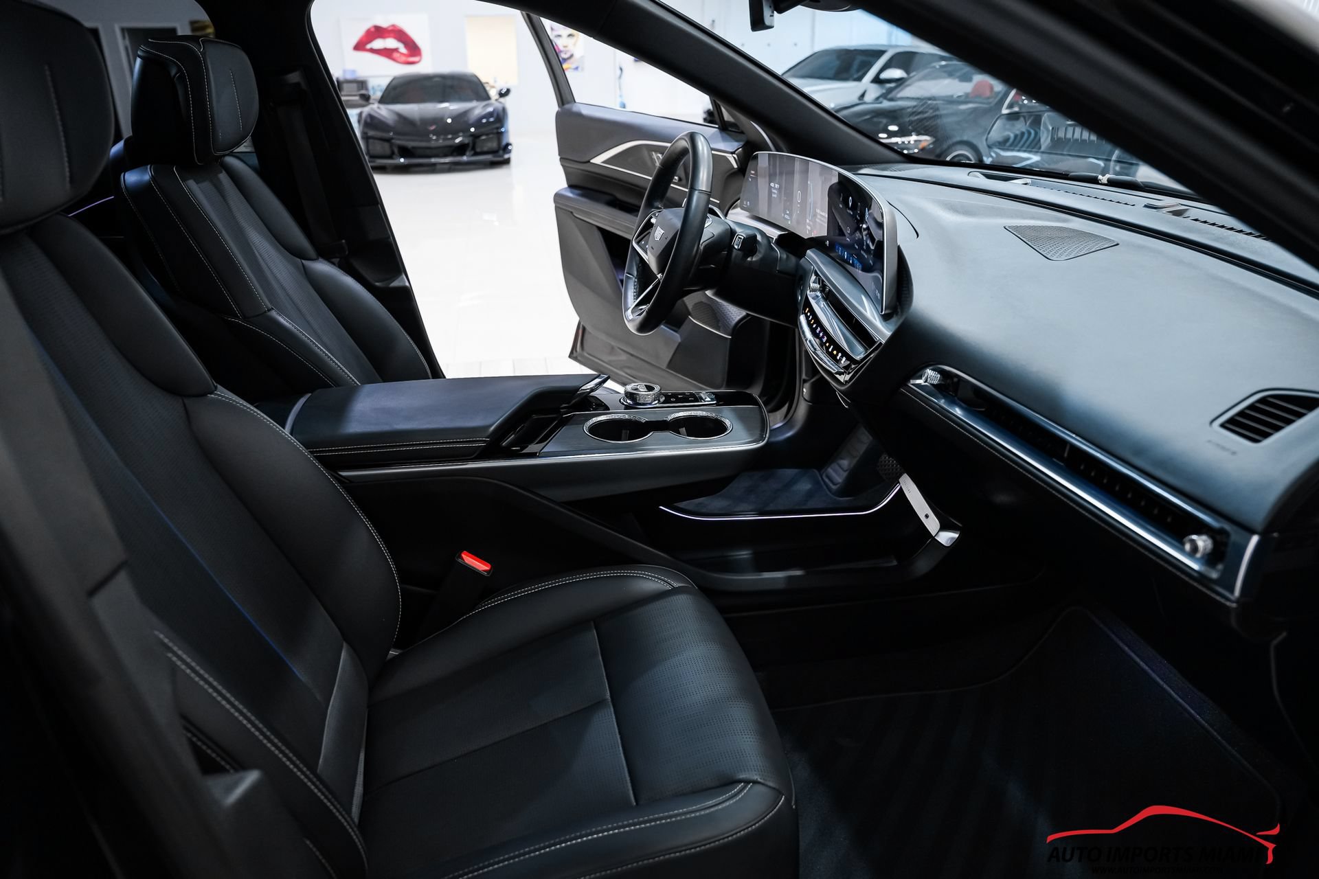Used 2024 Cadillac Lyriq Sport RWD image 43