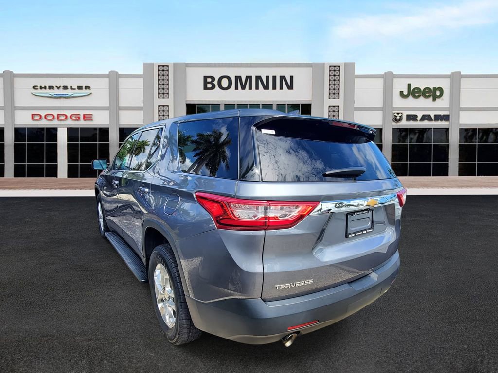 Used 2021 Chevrolet Traverse LS image 4