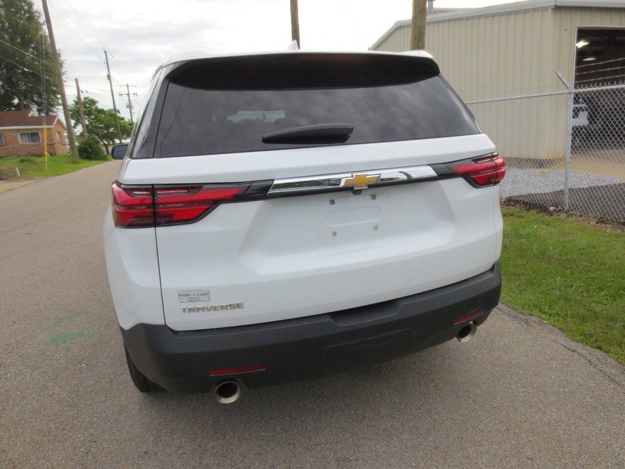 Used 2023 Chevrolet Traverse LS FWD image 5