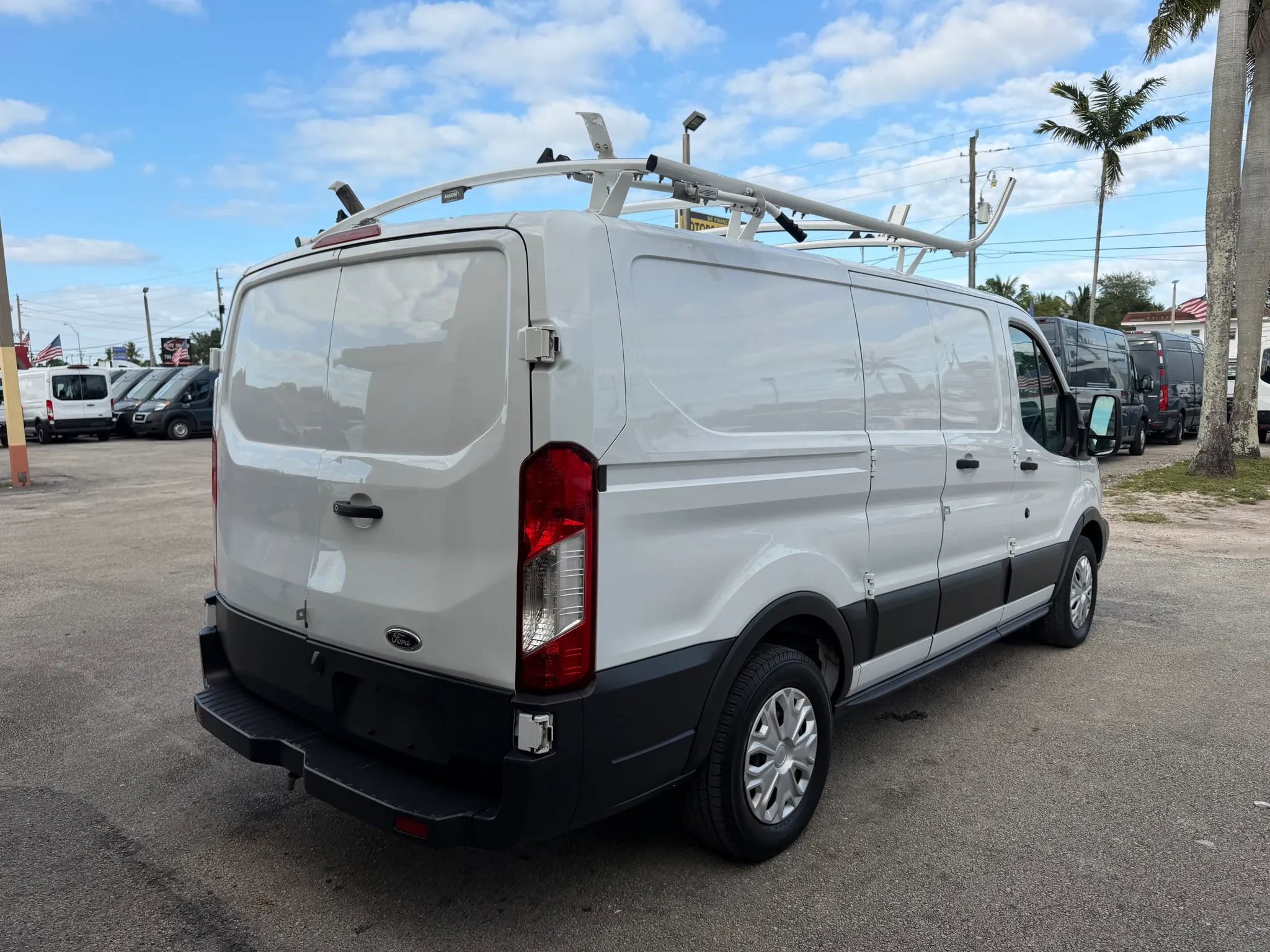 Used 2018 Ford Transit 150 130 Low Roof RWD image 6
