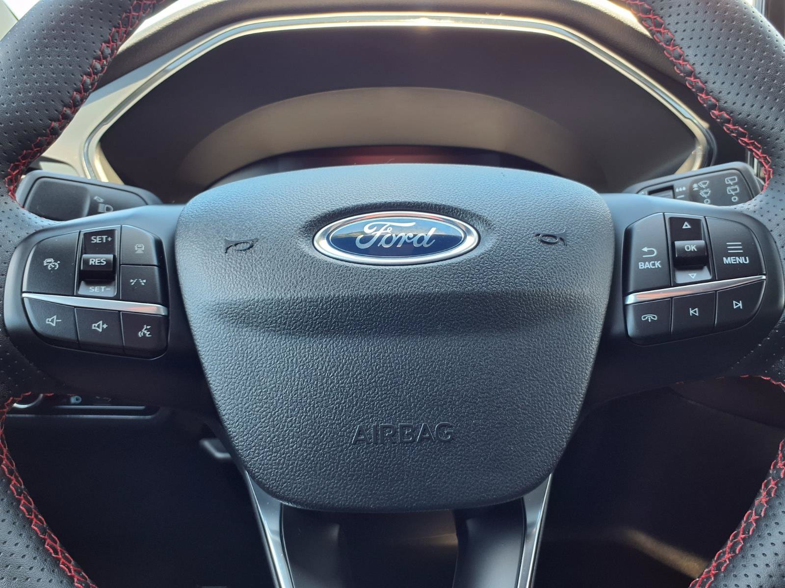 Used 2024 Ford Escape ST-Line w/ Tech Pack #1 AWD/4WD image 16