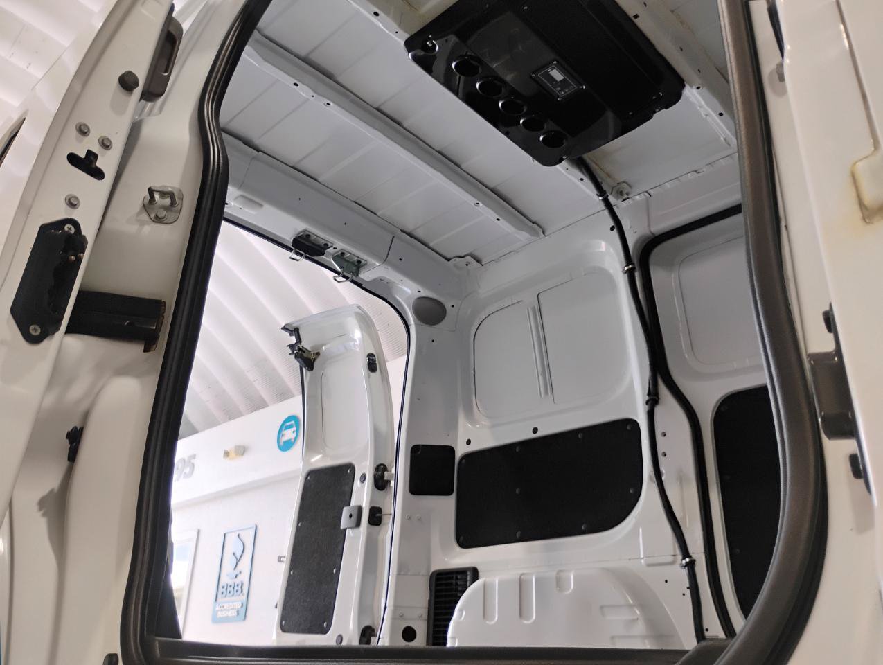 Used 2019 Nissan NV200 S FWD image 17