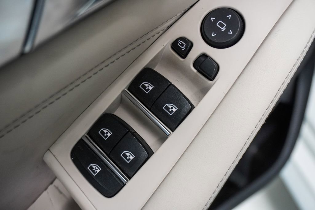 Used 2020 BMW X5 M50i w/ Premium Package image 26