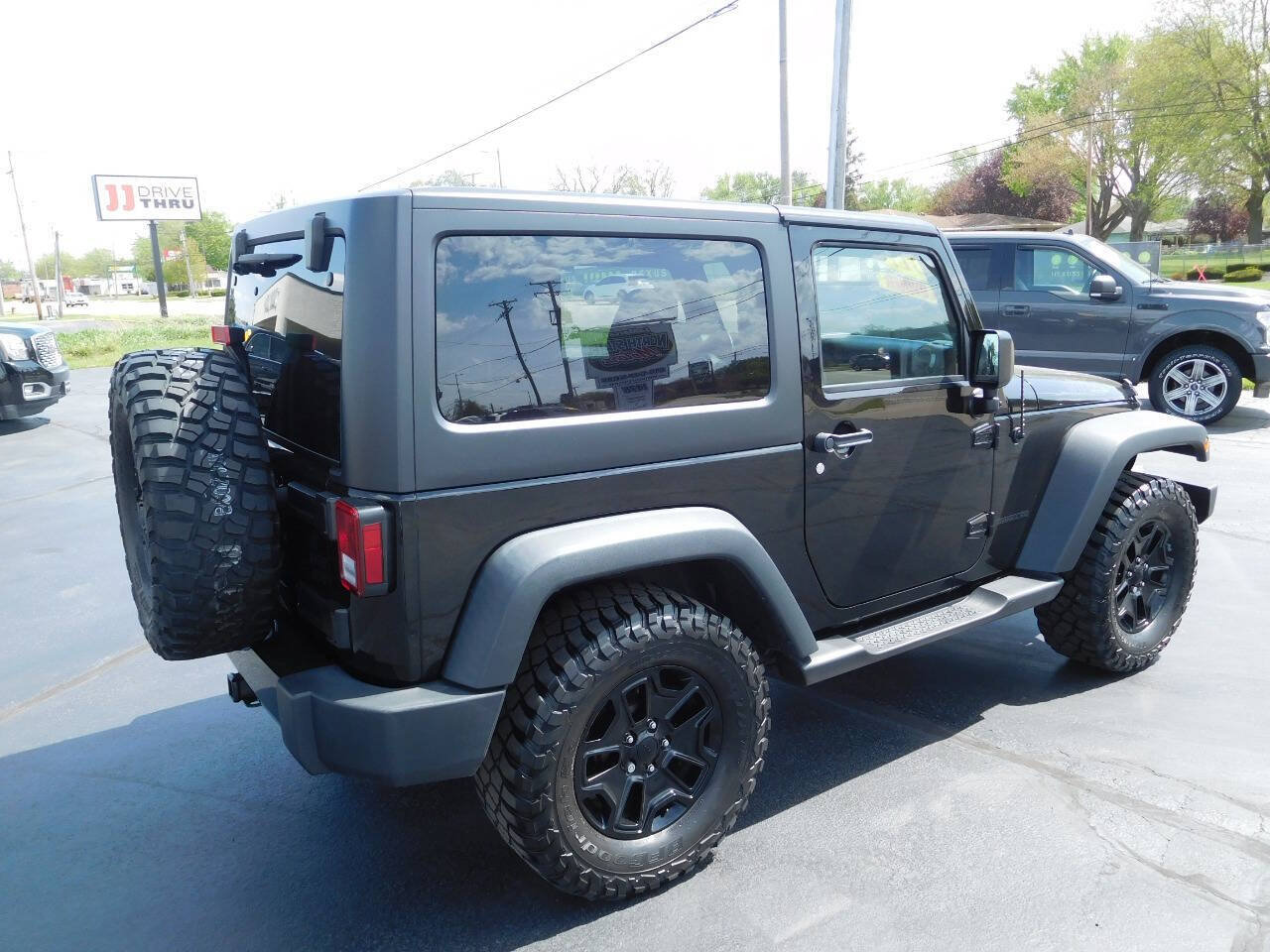 Used 2017 Jeep Wrangler Sport AWD/4WD image 6