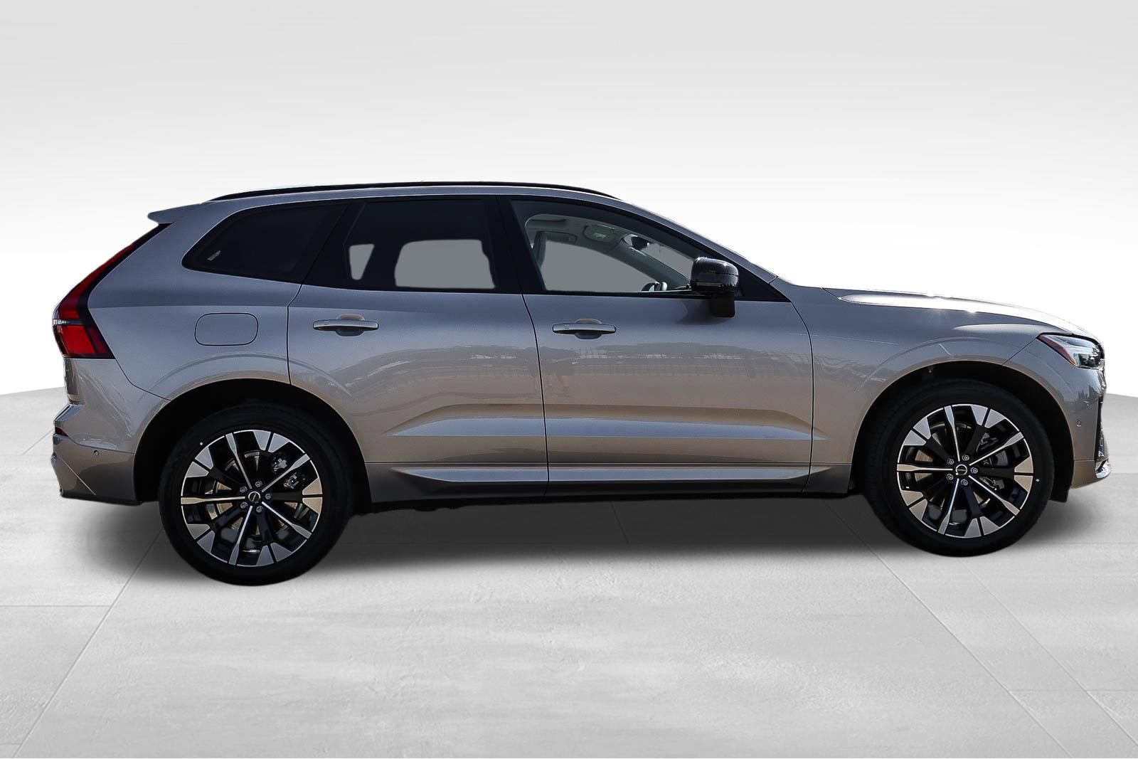 New 2026 Volvo XC60 B5 Ultra w/ Climate Package AWD/4WD image 4