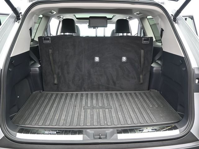Used 2024 Toyota Grand Highlander Platinum image 17