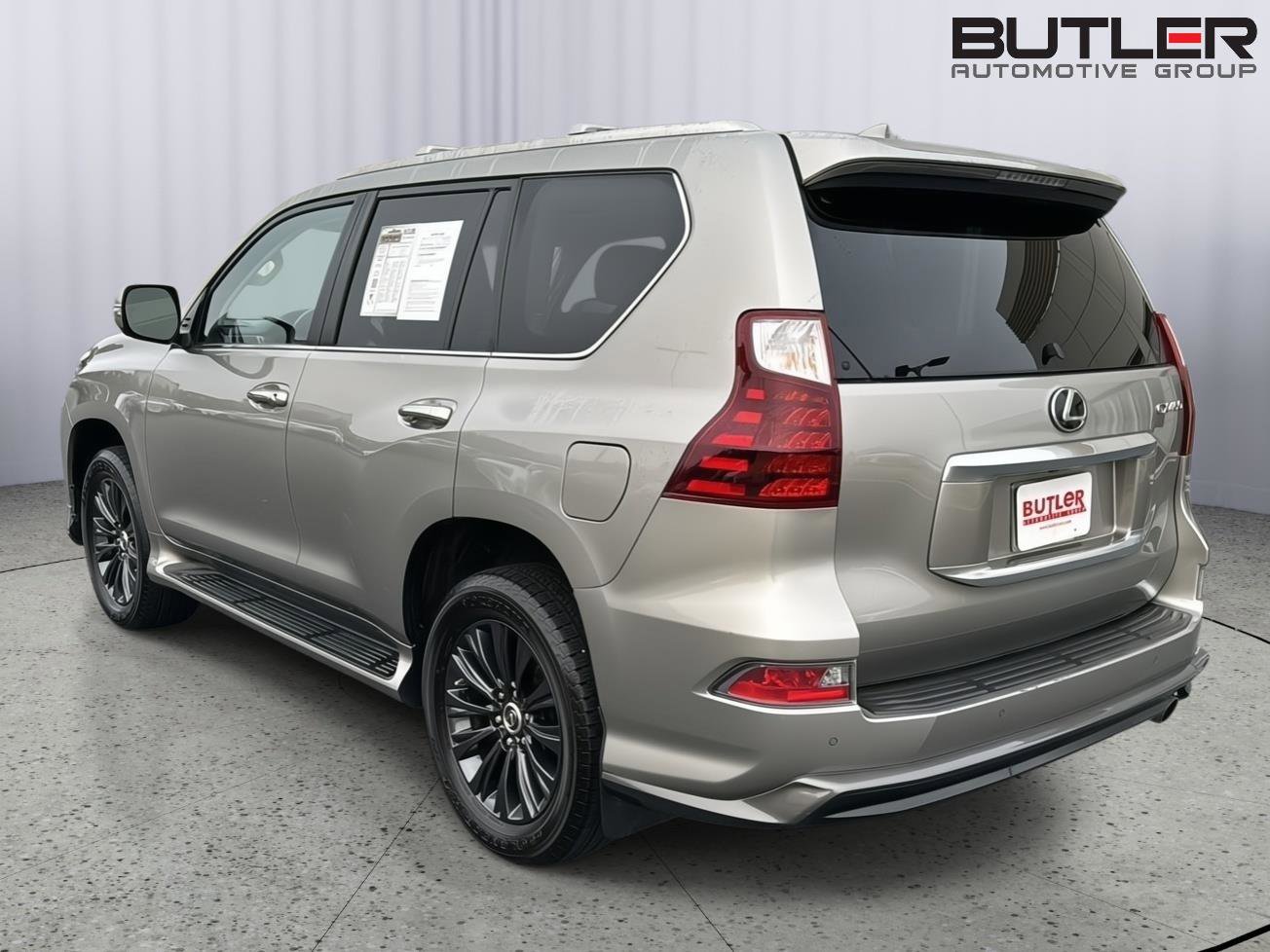Used 2022 Lexus GX 460 Luxury w/ Sport Design Package image 3