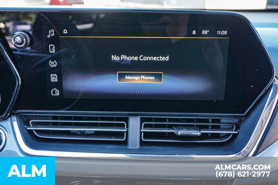 Used 2025 Chevrolet Trax LT FWD image 35