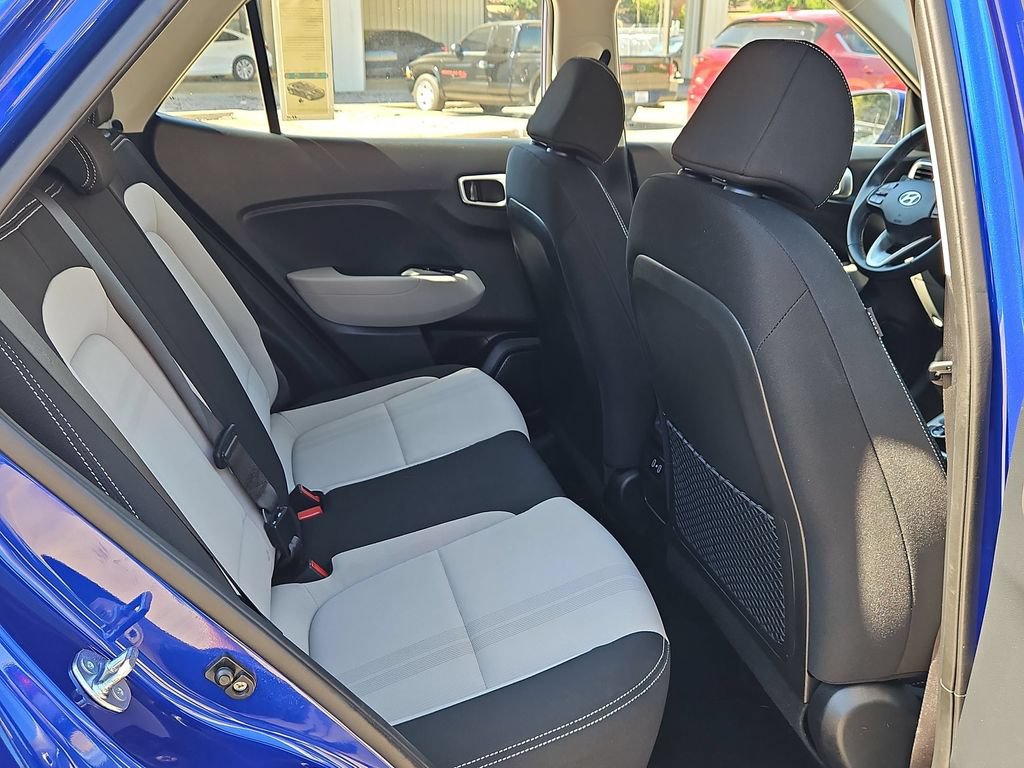 Used 2025 Hyundai Venue SEL FWD image 30