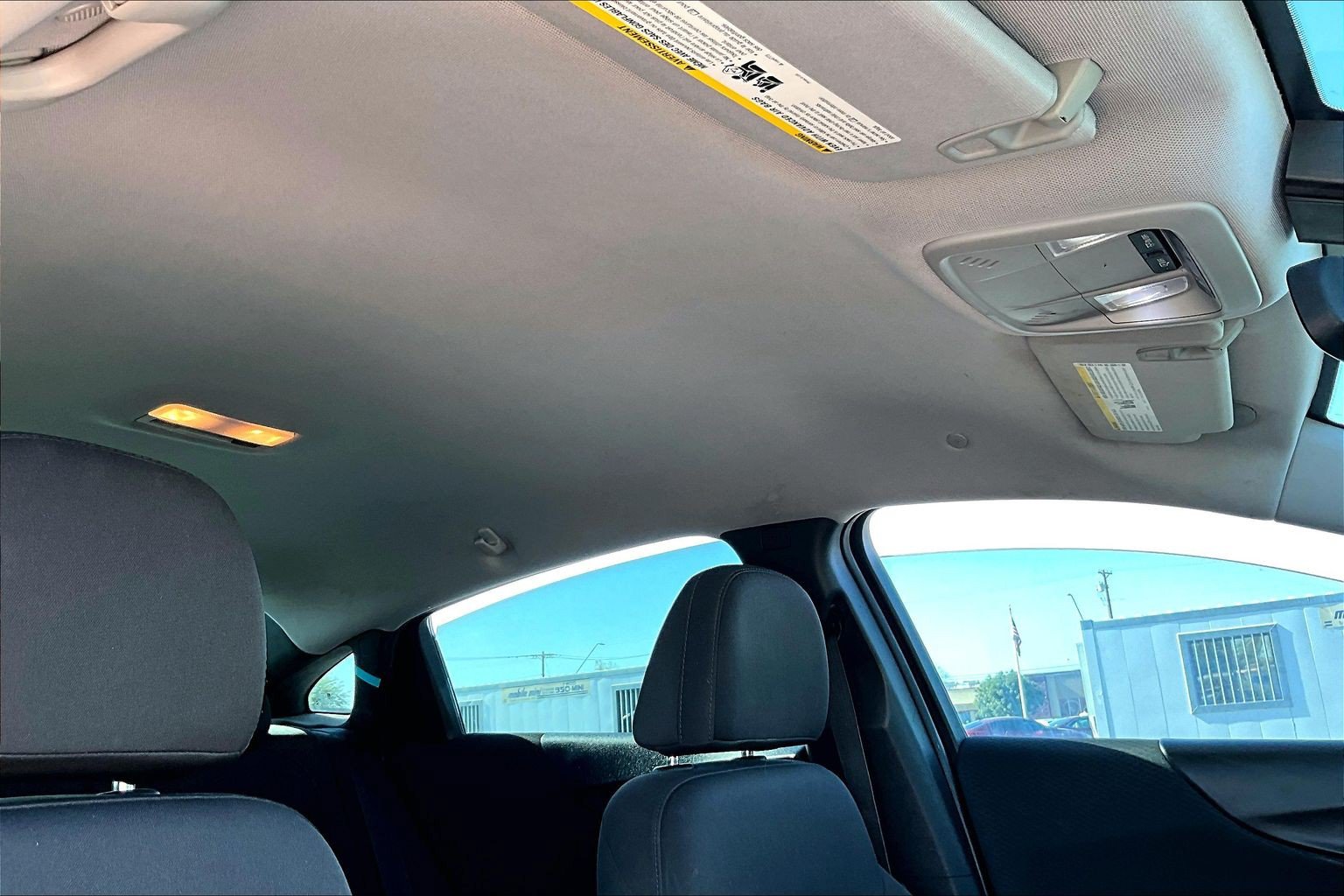 Used 2018 Chevrolet Malibu LT FWD image 16