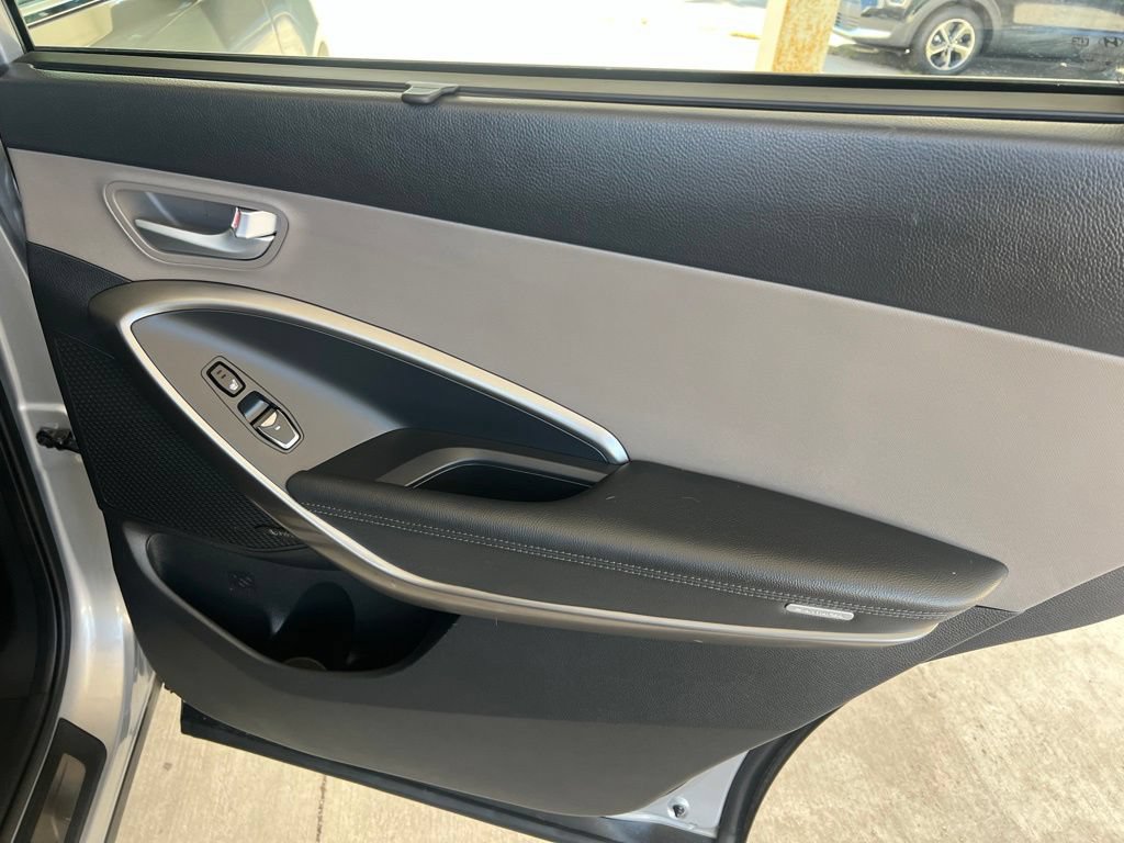 Used 2018 Hyundai Santa Fe AWD image 17