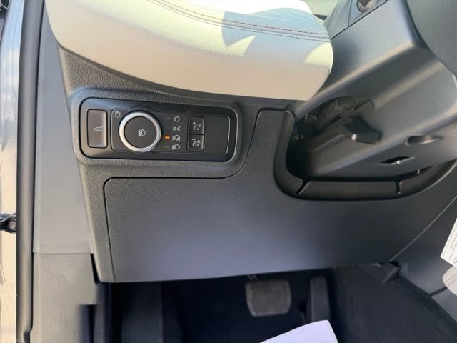 New 2026 Ford Explorer Active w/ Active Comfort Package AWD/4WD image 13