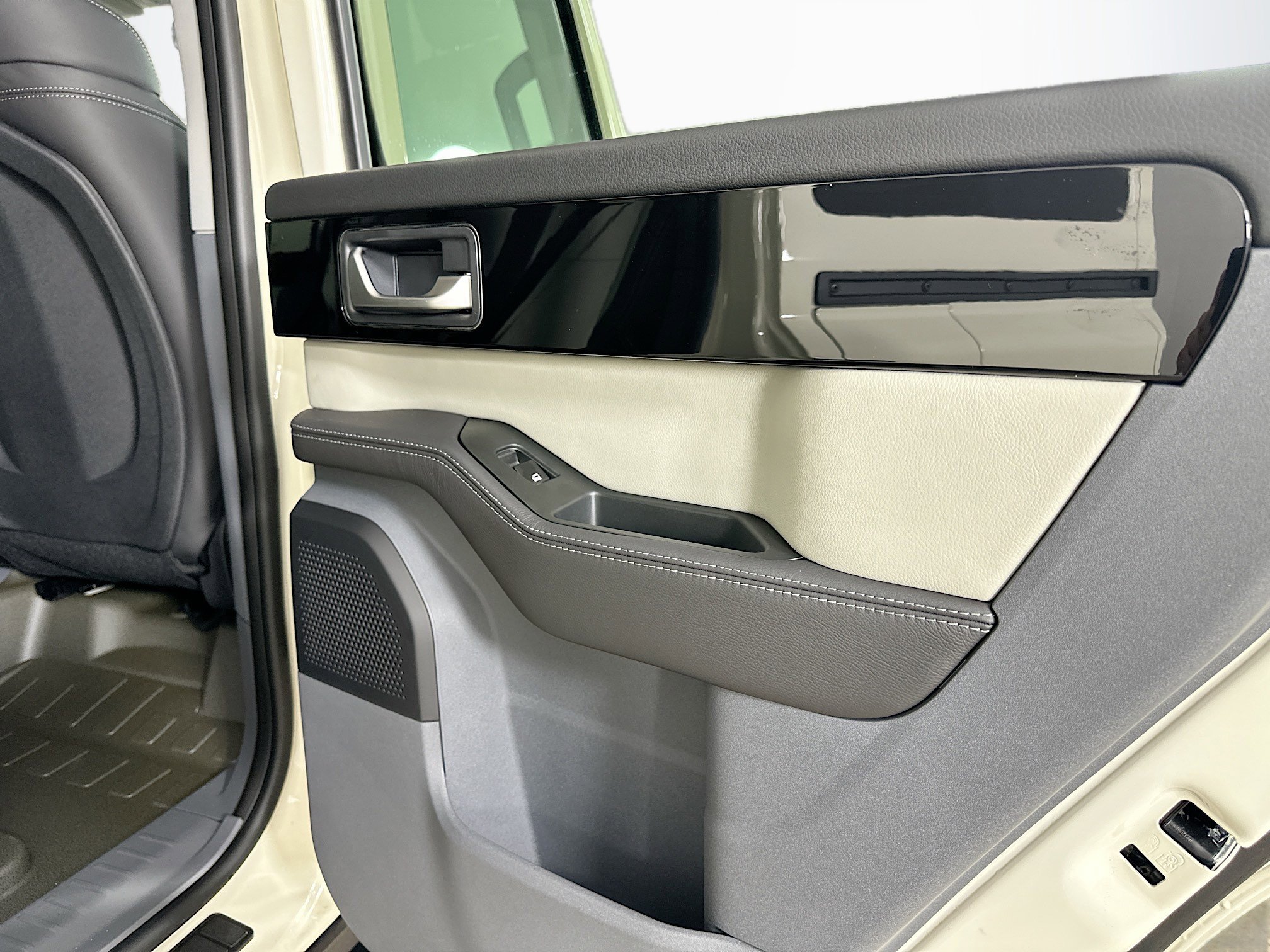 New 2025 INEOS Grenadier Fieldmaster Edition image 46