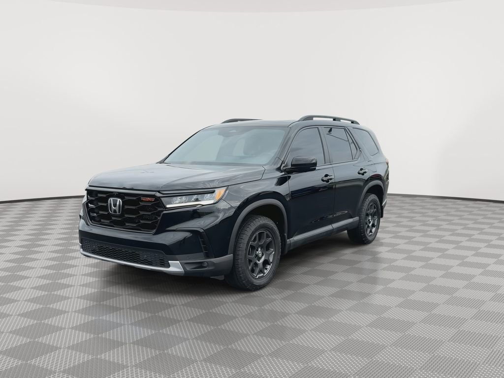 Used 2024 Honda Pilot TrailSport image 4