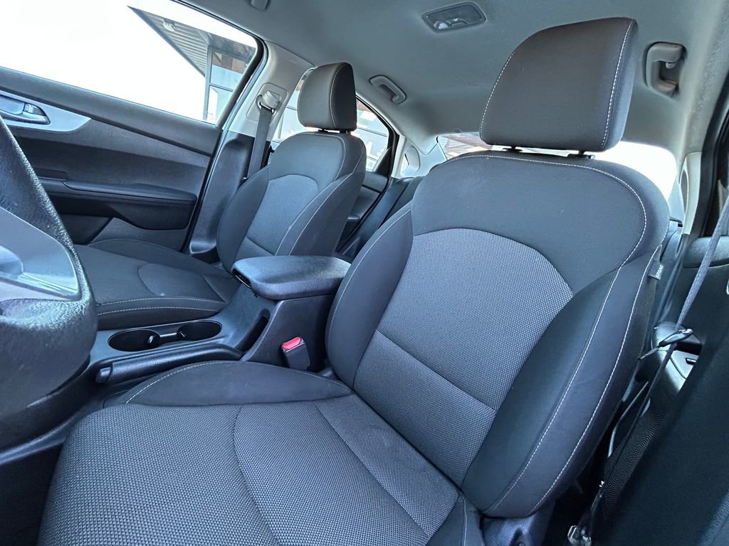 Used 2023 Kia Forte LXS image 16