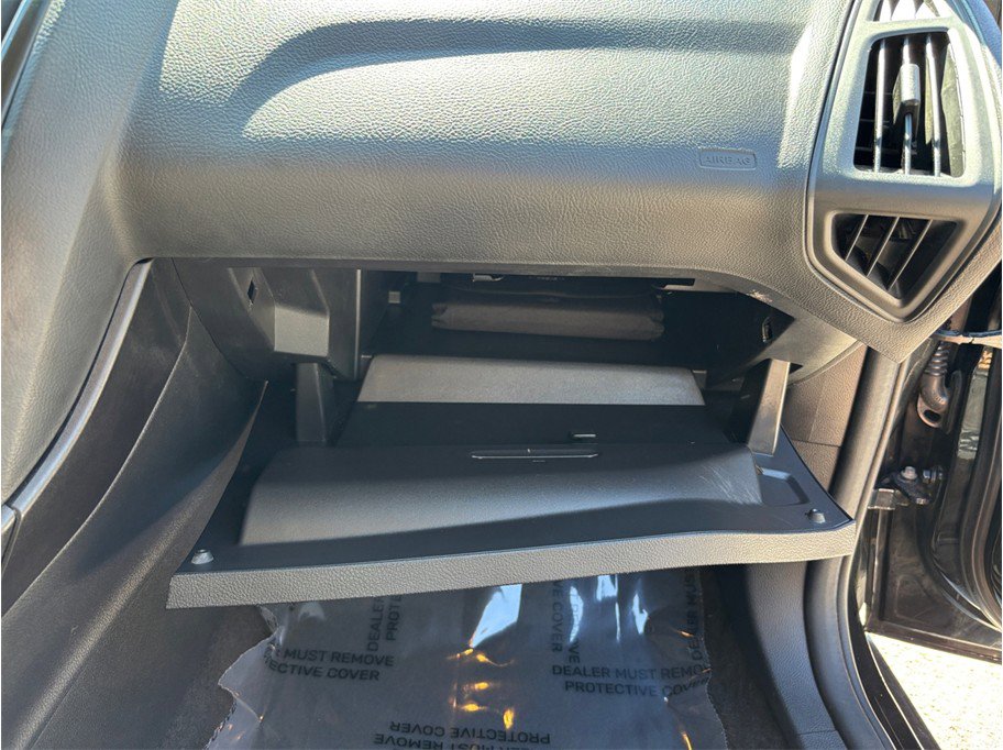 Used 2015 Ford Focus SE FWD image 32