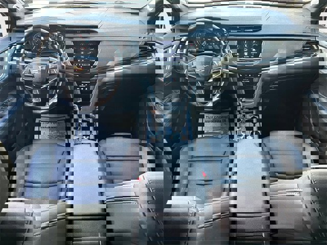 Used 2023 Cadillac XT5 Premium Luxury image 10