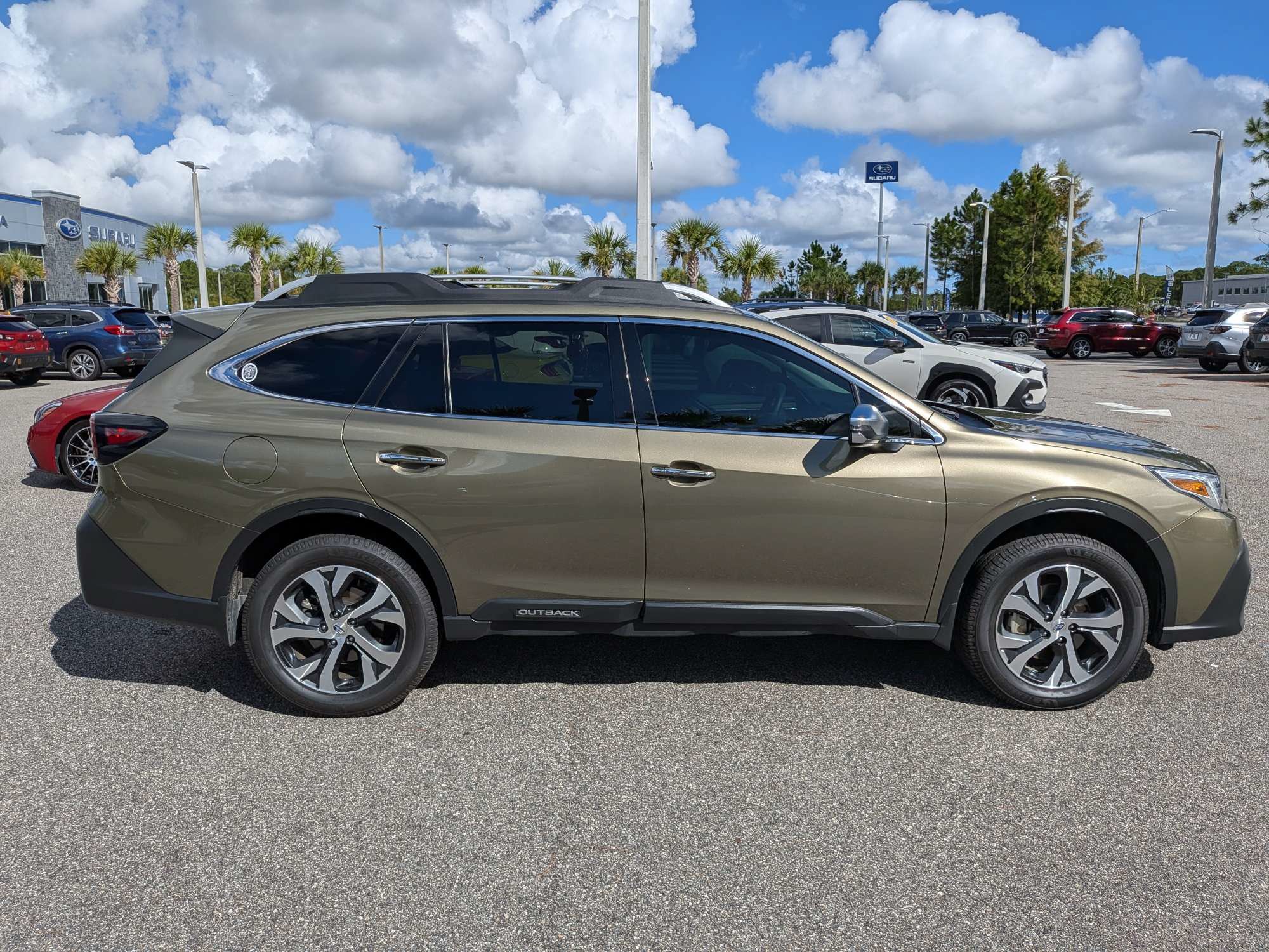 Certified 2022 Subaru Outback Touring AWD/4WD image 3