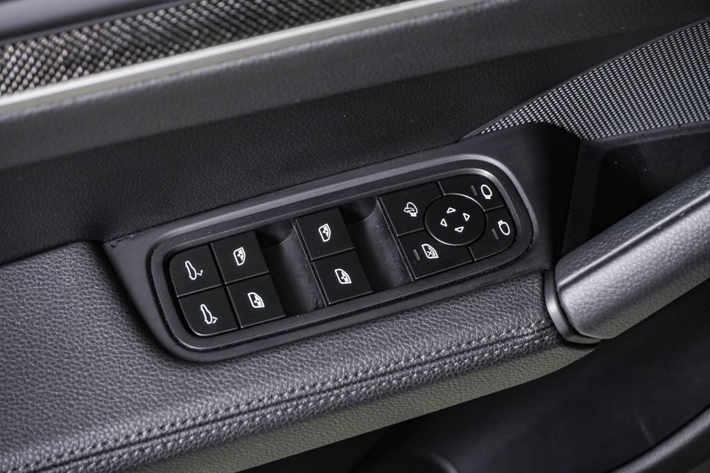 Certified 2026 Porsche Cayenne AWD/4WD image 26