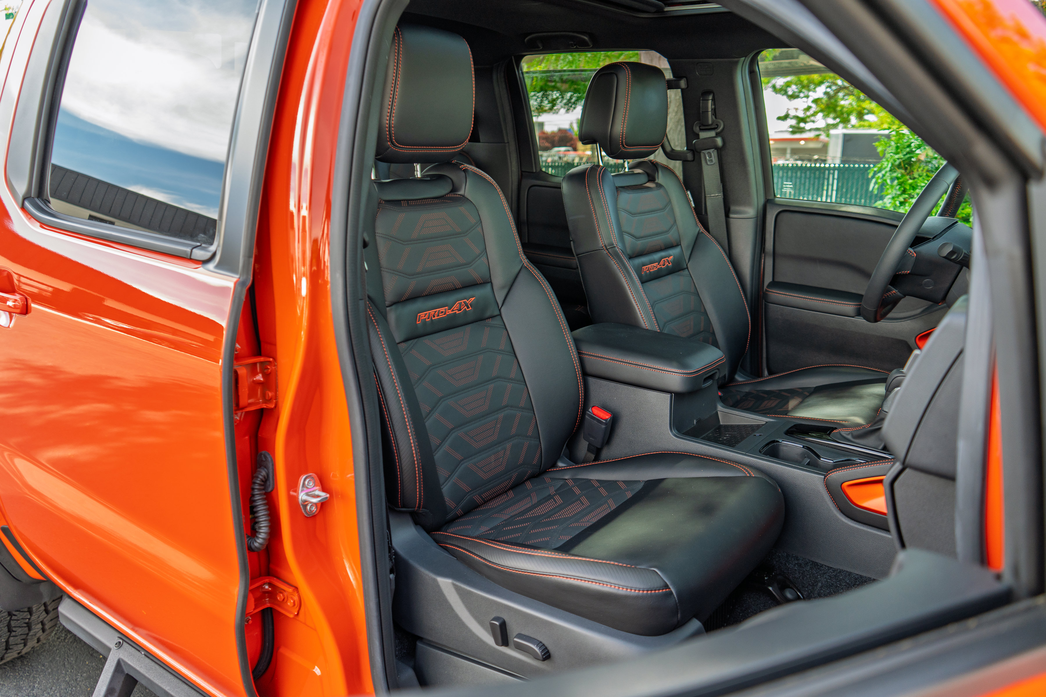Used 2025 Nissan Frontier PRO-4X w/ Pro Premium Package AWD/4WD image 35