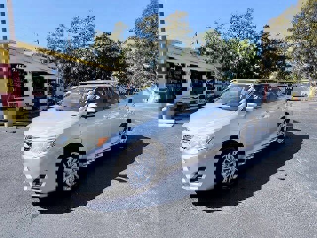 Used 2013 Toyota Camry LE image 2