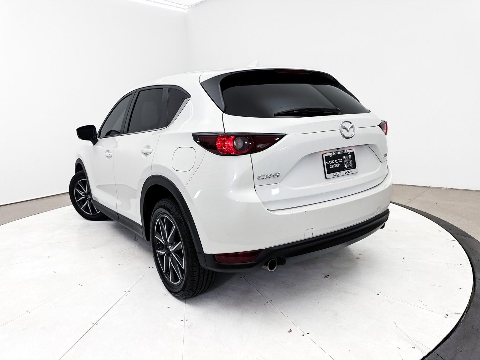 Used 2018 MAZDA CX-5 Touring w/ Preferred Equipment Package image 2