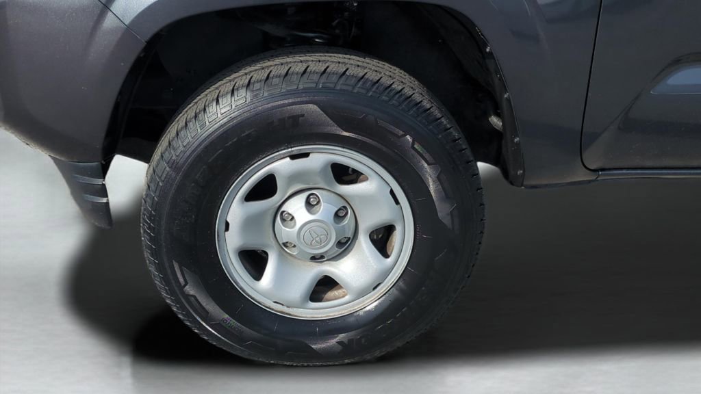 Used 2022 Toyota Tacoma SR image 11
