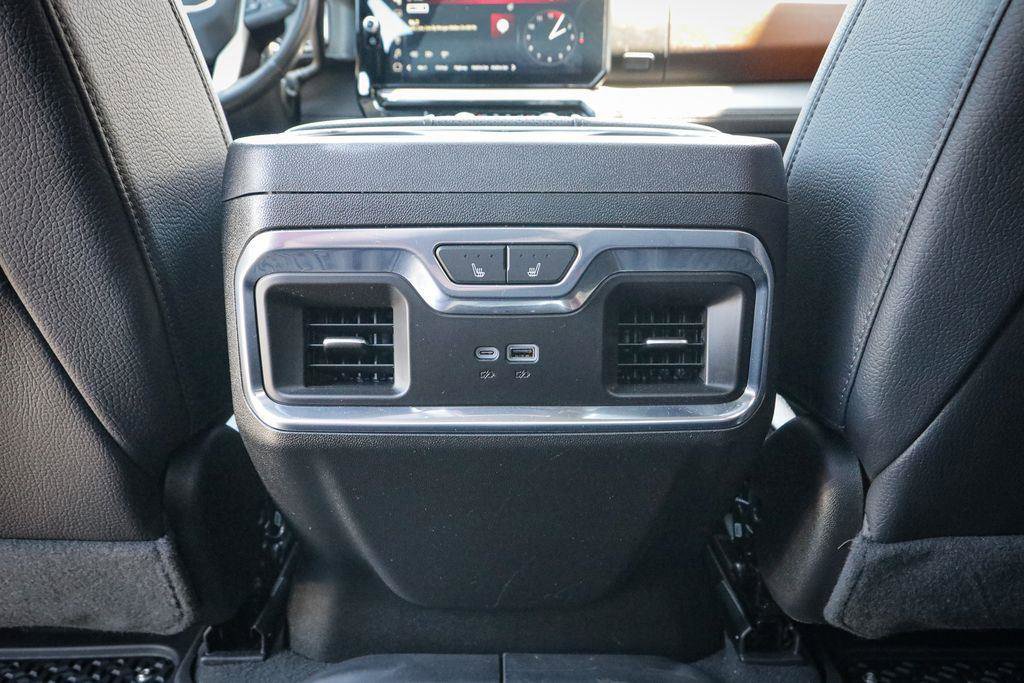 Used 2024 GMC Sierra 3500 Denali w/ Denali Reserve Package image 33