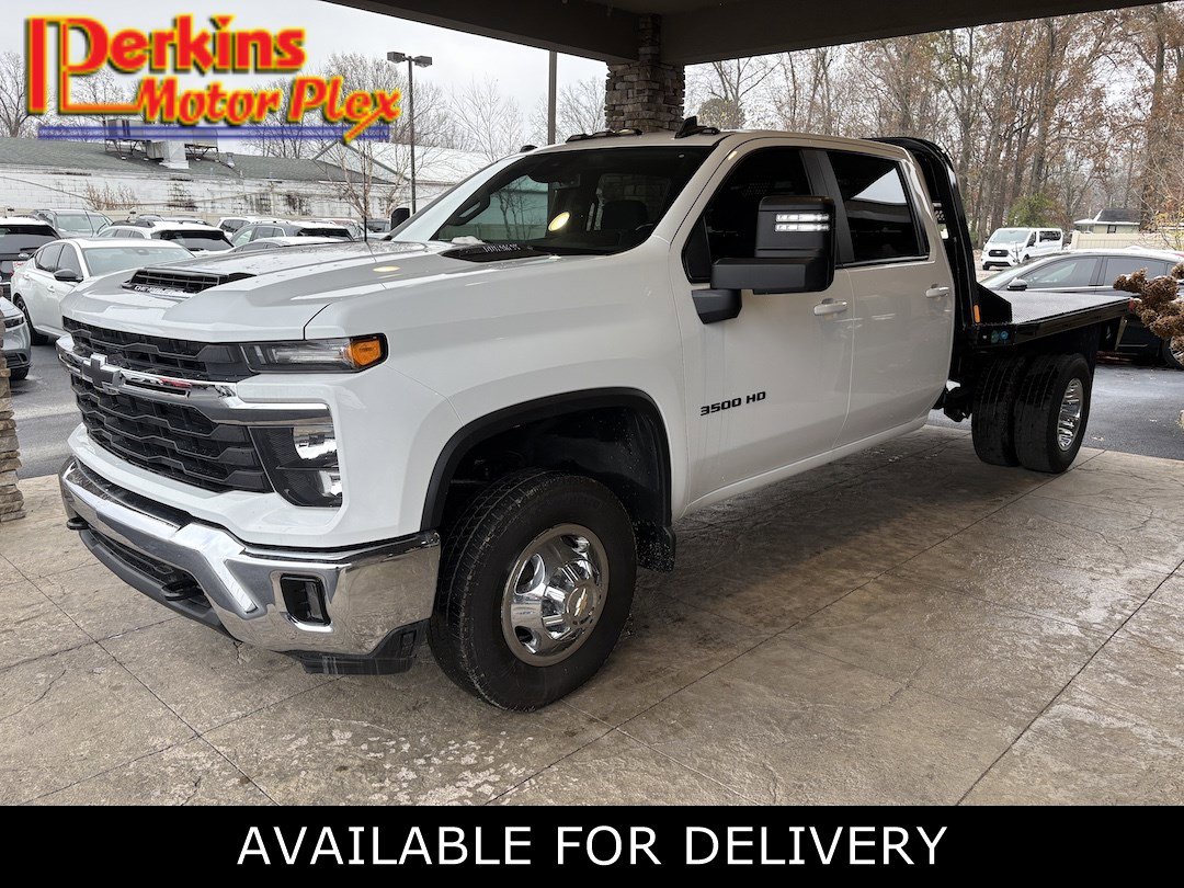 Used 2024 Chevrolet Silverado 3500 LT w/ Convenience Package AWD/4WD image 1