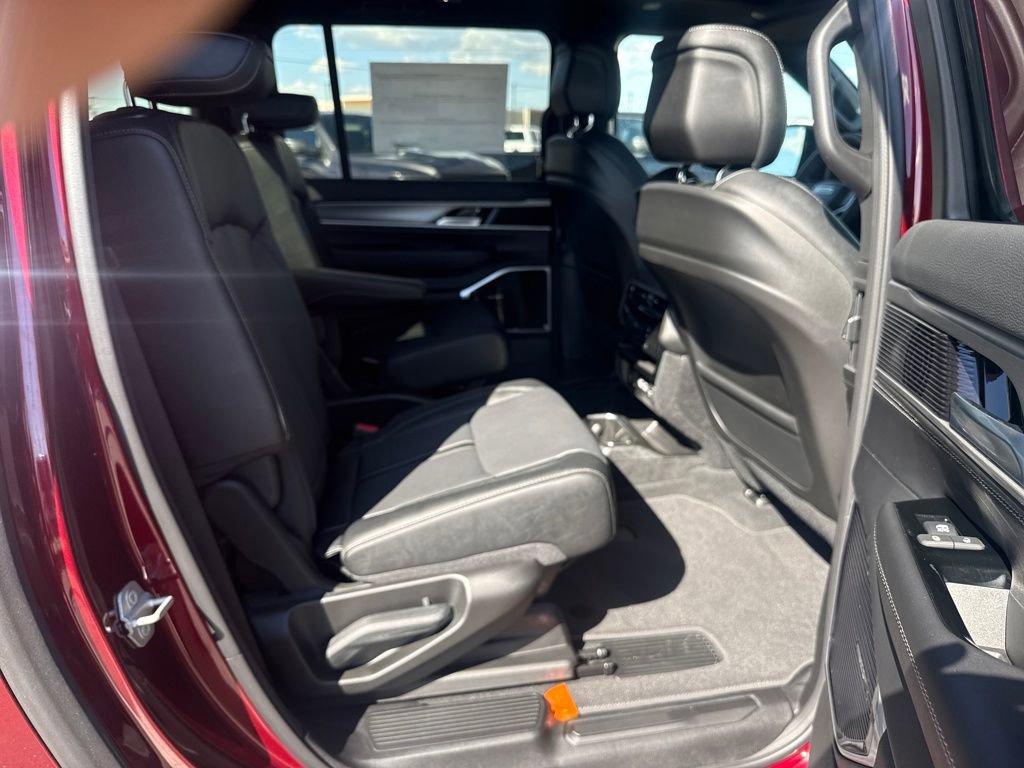New 2026 Jeep Grand Wagoneer L Limited AWD/4WD image 30