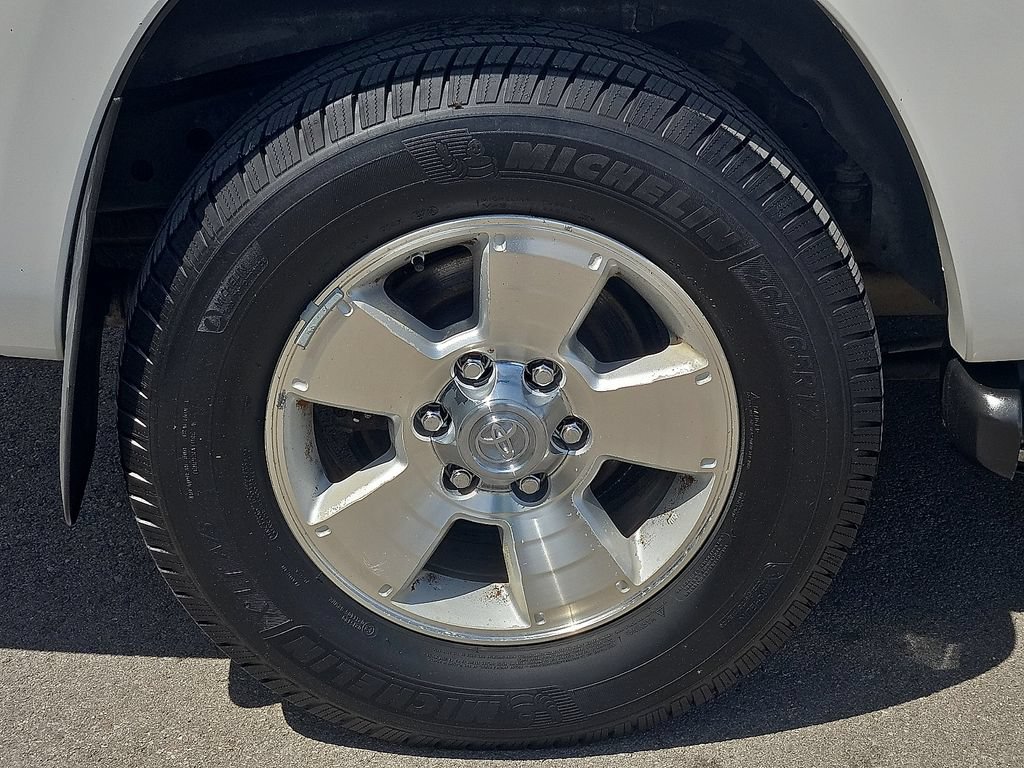 Used 2006 Toyota 4Runner SR5 AWD/4WD image 7