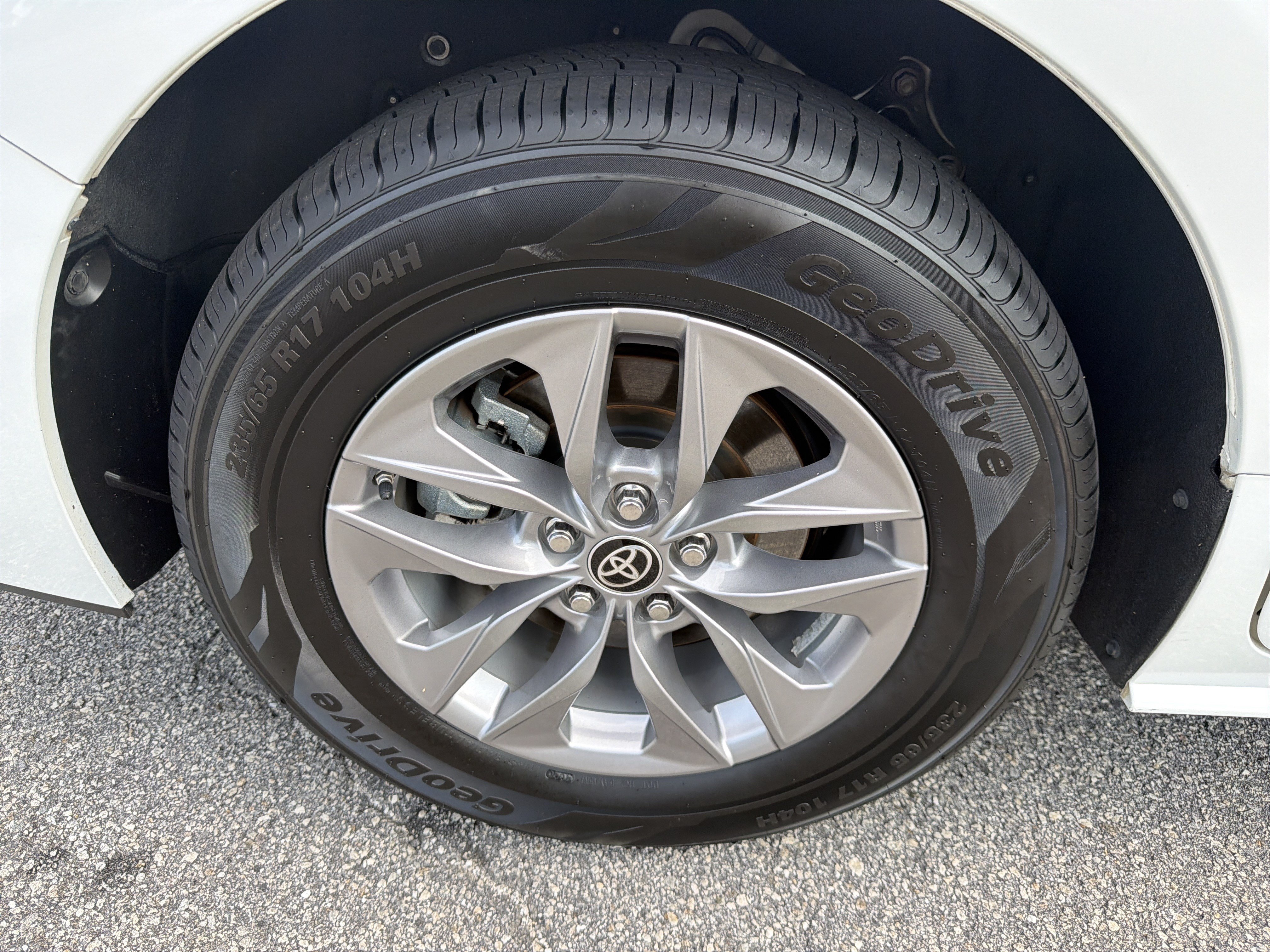 Used 2022 Toyota Sienna XLE FWD image 26