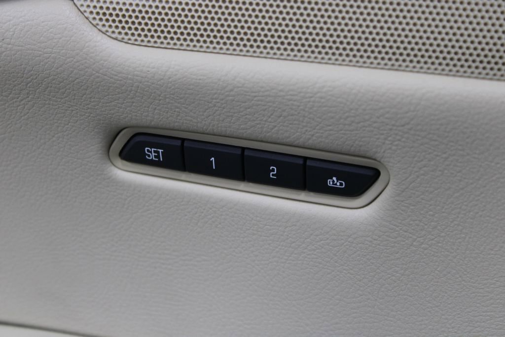 Used 2018 Cadillac XT5 Premium Luxury w/ Driver Assist Package image 40