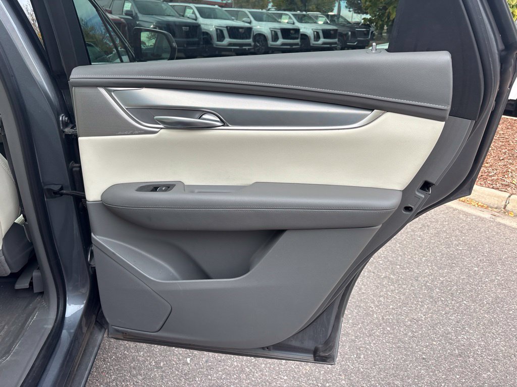 Used 2021 Cadillac XT5 Premium Luxury AWD/4WD image 24