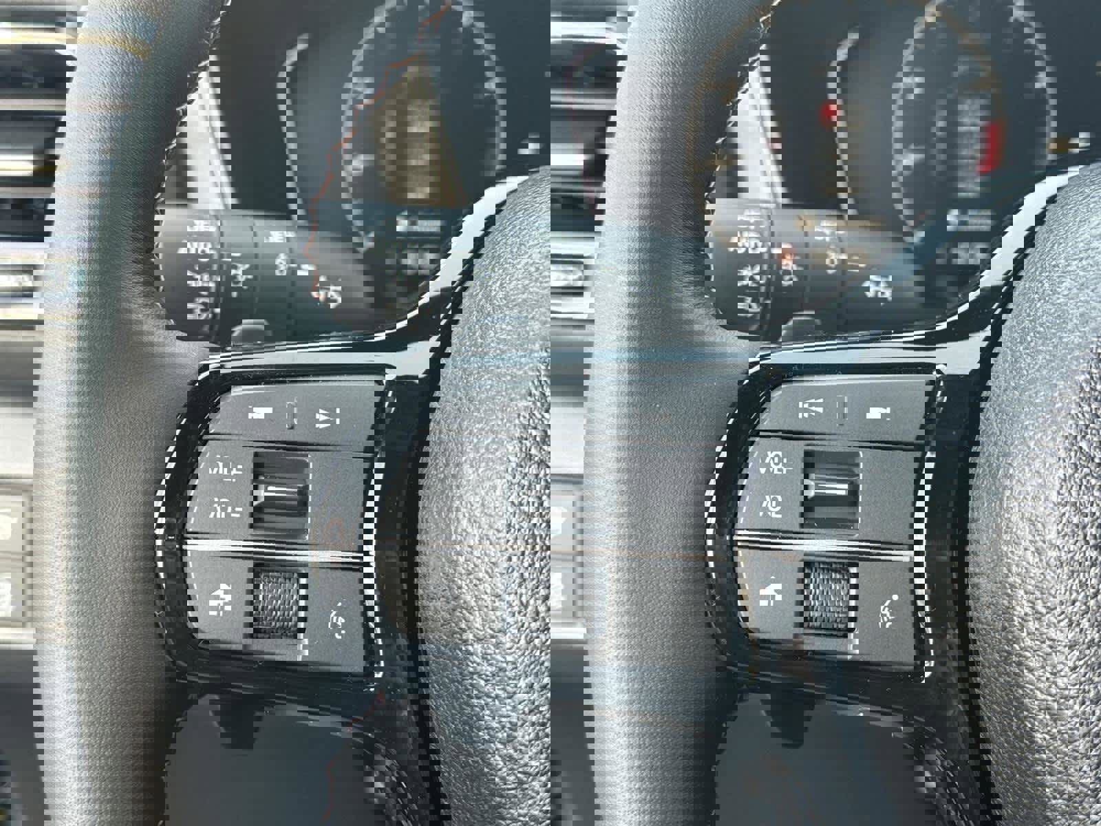 Used 2025 Honda Pilot TrailSport image 19