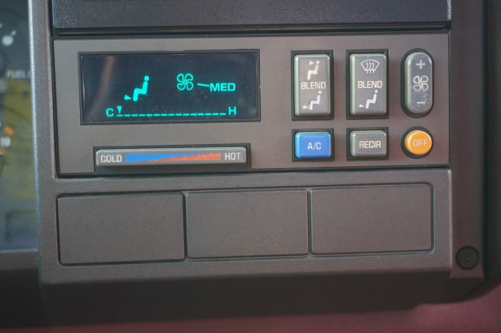 Used 1991 Chevrolet Silverado 1500 4x4 Regular Cab image 15