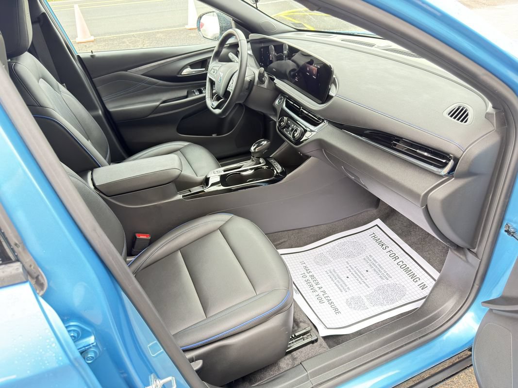 Used 2025 Buick Envista Sport Touring w/ Convenience I Package FWD image 30