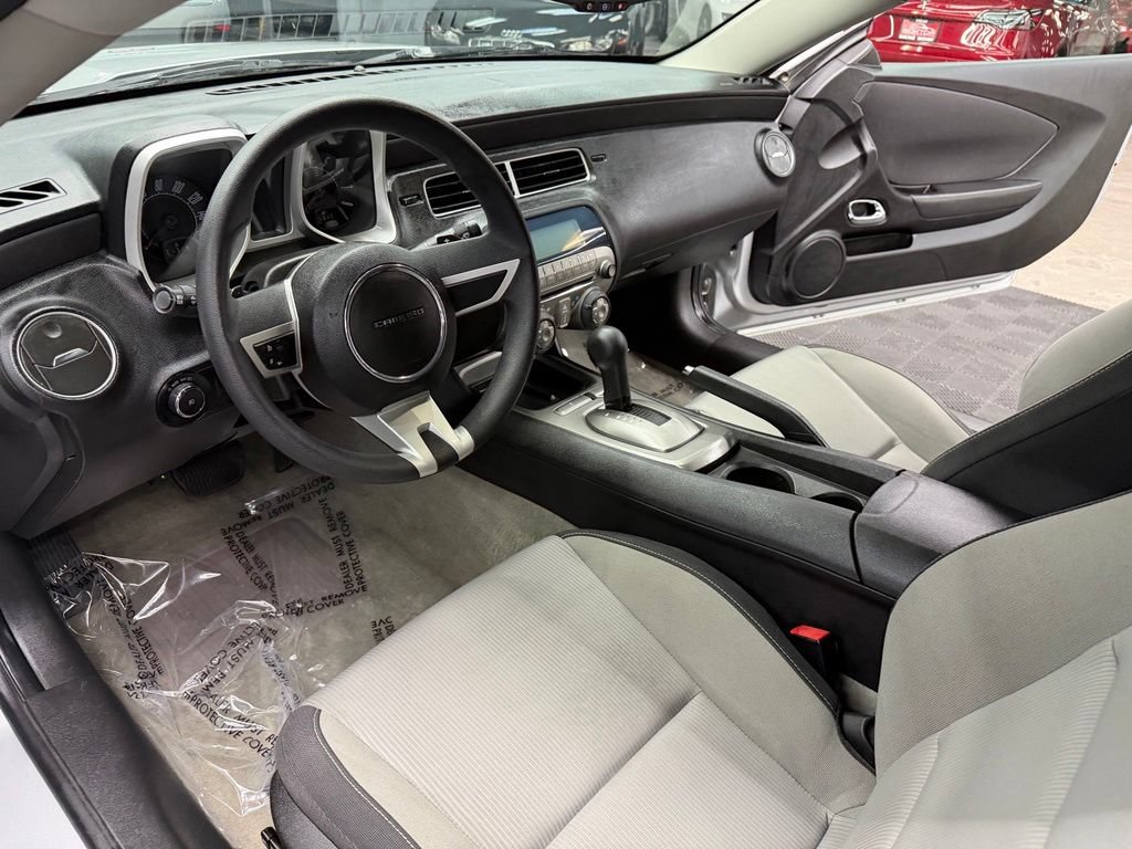 Used 2011 Chevrolet Camaro LT RWD image 32