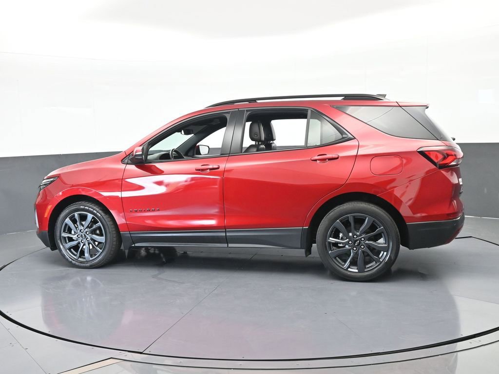 Used 2022 Chevrolet Equinox RS w/ RS Leather Package image 3