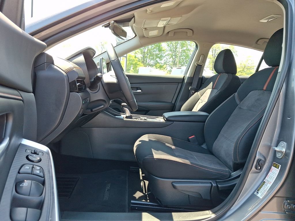 Certified 2023 Nissan Sentra SR w/ Electronics Package FWD image 13