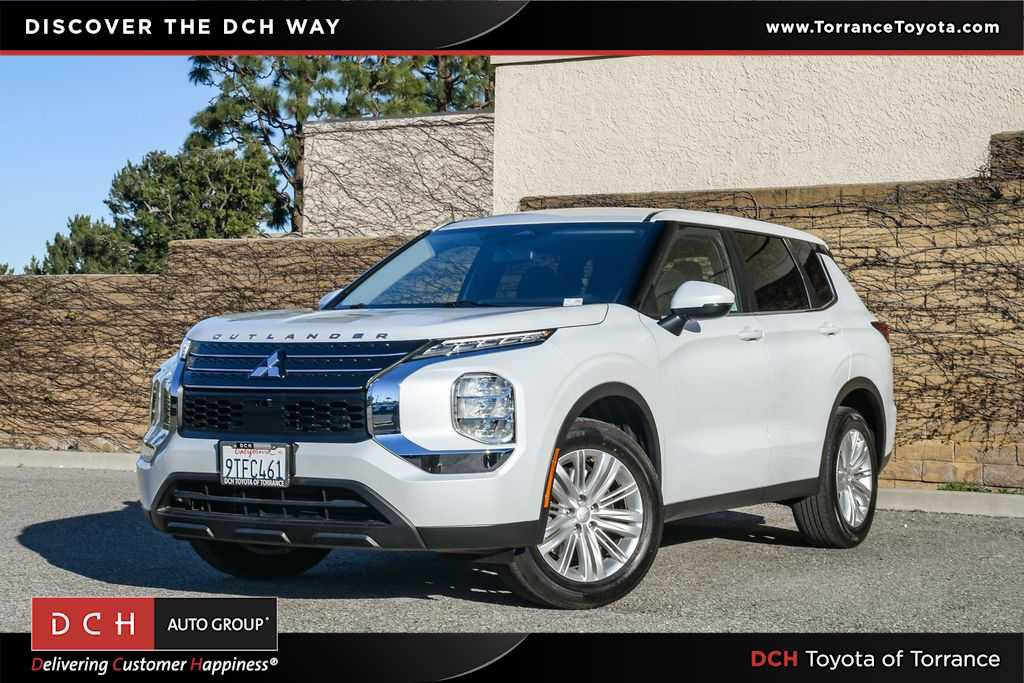 Used 2024 Mitsubishi Outlander ES