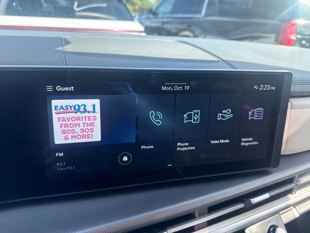Used 2025 Hyundai Santa Fe SEL FWD image 16