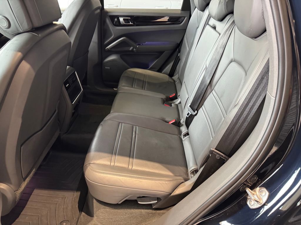 Certified 2019 Porsche Cayenne AWD/4WD image 35