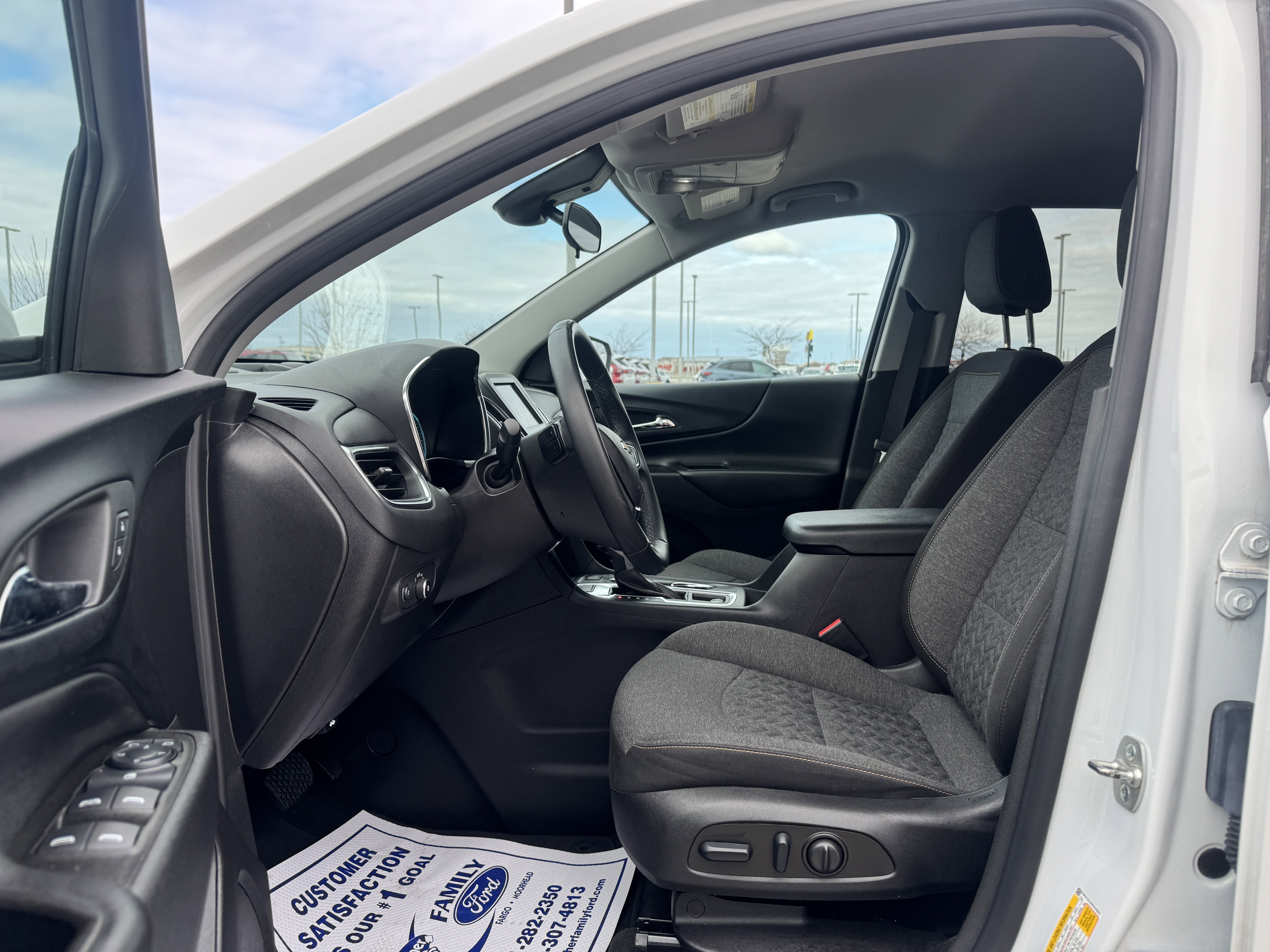 Used 2024 Chevrolet Equinox LT AWD/4WD image 17