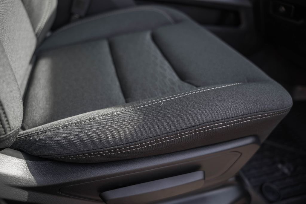 New 2026 RAM 1500 4x4 Crew Cab image 39